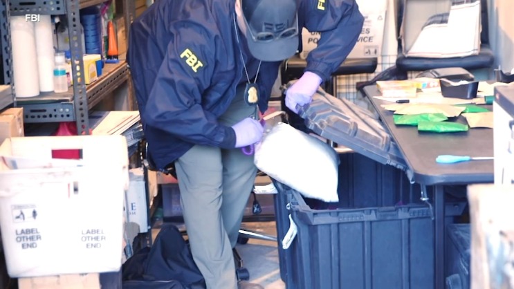 darknet in person drug sales